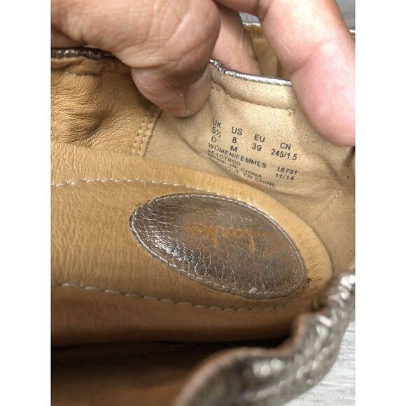 Clarks Artisan Bronze Gold Leather Casual Ballet Flats Shoes Women Sz 8M US/39EU - Picture 8 of 16
